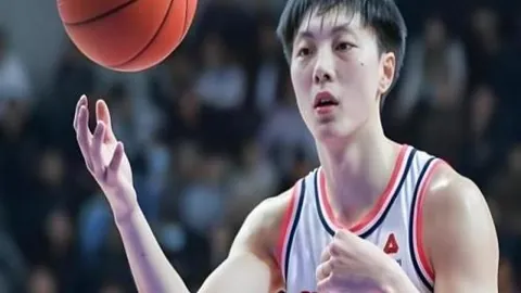 独家：德布劳内在那不勒斯遭遇困境，加拉塔萨雷积极洽谈引进